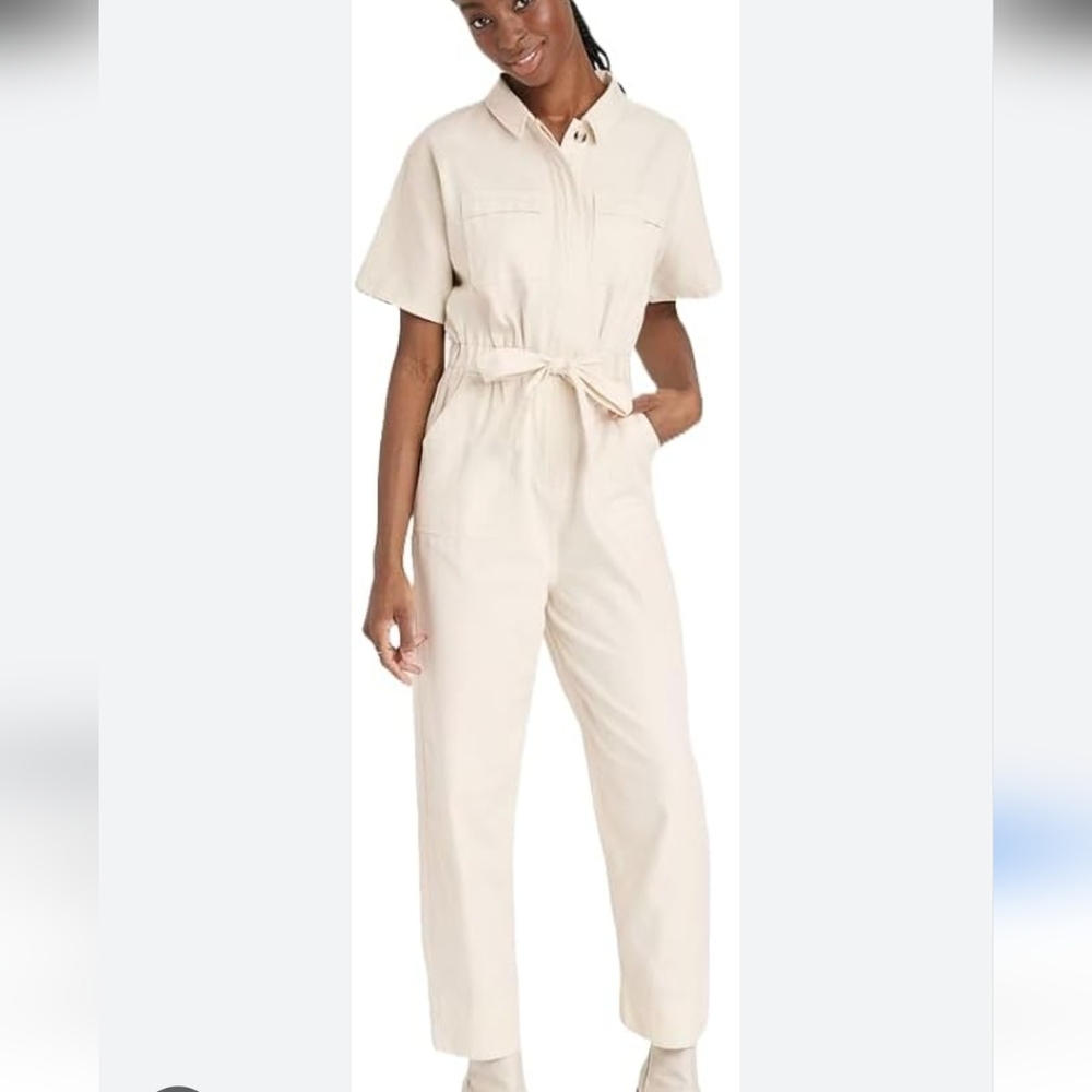 Universal Thread Short-Sleeve Tie-Waist Jumpsuit in Light Cream